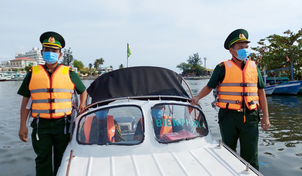Lực lượng BĐBP ở Phú Quốc tuần tra kiểm soát trên biển, ngăn người nhập cảnh trái phép  - 111 - Chủ Tịch TP Phú Quốc: Huy Động Tổng Lực Ngăn Người Nhập Cảnh Trái Phép
