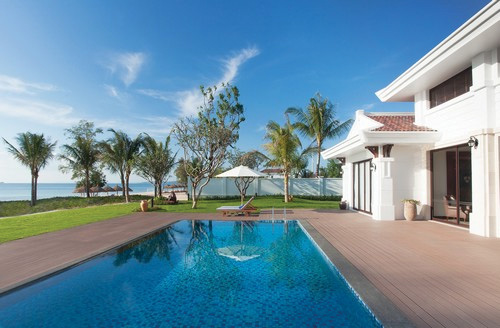 Ba quần thể biệt thự nghỉ dưỡng sang trọng được mở bán trong đợt này là Vinpearl Premium Nha Trang Bay, Vinpearl Premium Golf Land Nha Trang và Vinpearl Premium Phú Quốc.  - 1b_orfa - Vingroup Mở Bán Các Biệt Thự Tại Phú Quốc Và Nha Trang