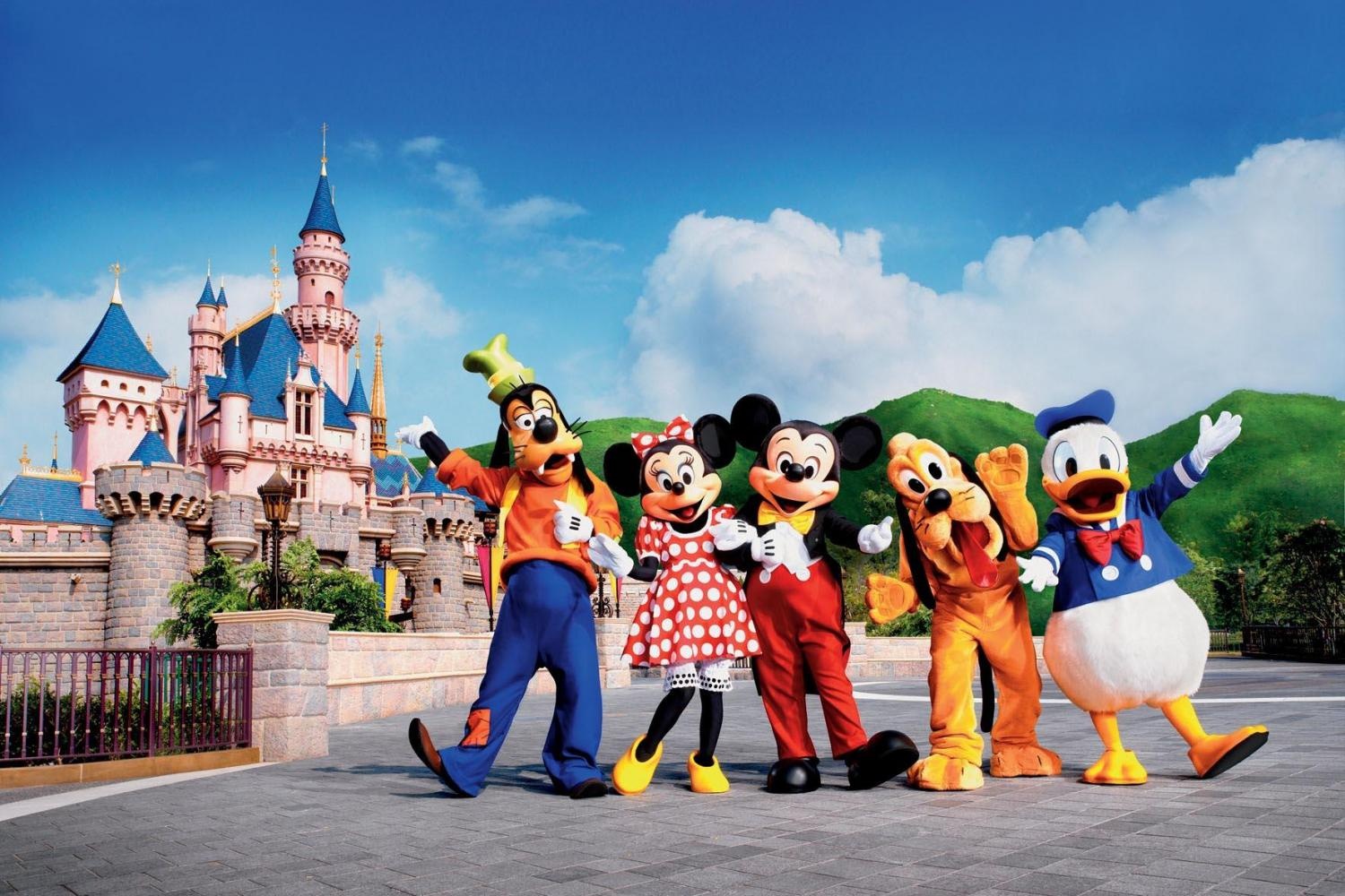 Disneyland luôn nằm trong top những công viên giải trí đông khách du lịch nhất thế giới.  - hongkong_disney_land - Mô Hình Công Viên Giải Trí Đa Trong Một &#8211; Việt Nam Bắt Kịp Thế Giới?