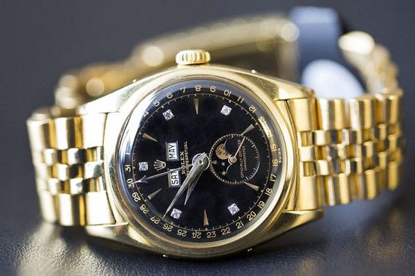Chiếc đồng hồ Rolex Reference 6062 - Chiếc Rolex đắt giá nhất trong lịch sử (Nguồn ảnh internet)  - su-doc-nhat-yeu-to-vang-tao-gia-tri-cua-biet-thu-nghi-duong-1 - Sự Độc Nhất &#8211; Yếu Tố ‘Vàng’ Tạo Giá Trị Của Biệt Thự Nghỉ Dưỡng