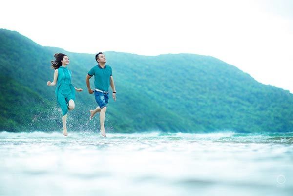 Các cặp đôi có thể tận hưởng những phút giây ngọt ngào, lãng mạn giữa biển trời mênh mang (Ảnh: cuoihoivietnam)  - 20150511145330-10 - 7 Điểm Du Lịch Hè Lý Tưởng Cho Các Cặp Đôi Ở Việt Nam