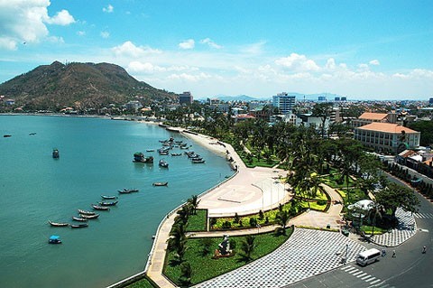 Đến với Côn Đảo bạn sẽ có cơ hội ngắm mặt trời tuyệt vời nhất.  - 20150627170340-7 - 8 Bãi Biển Đẹp Nên Thơ Hút Khách Du Lịch Ở Việt Nam