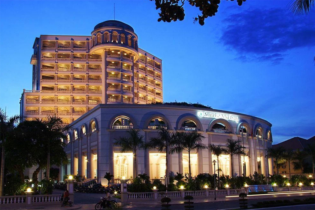 Sunrise Nha Trang Beach Hotel & Spa  - khachsanvietnam-1666786439 - Sáu khu nghỉ sang trọng nhất Việt Nam 2022