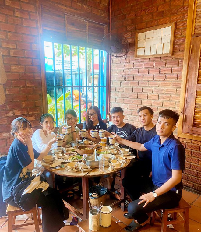 Nhà Xưa 68 nhận được sự yêu thích lớn từ các du khách (Ảnh: Truong Khánh Đào, Nhà Xưa 68)  - photo-18-1671278502075302483726 - Quán cơm quê ở Phú Quốc được du khách rần rần ghé ăn, có cả những sao Việt đình đám