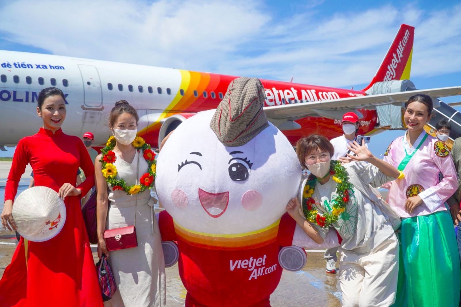 Vietjet là hãng hàng không đầu tiên mở chuyến bay thẳng từ Cần Thơ và Đà Lạt đến Seoul.  - vietjet_passengers - Đường bay mới của Vietjet kết nối Cần Thơ, Đà Lạt với Seoul