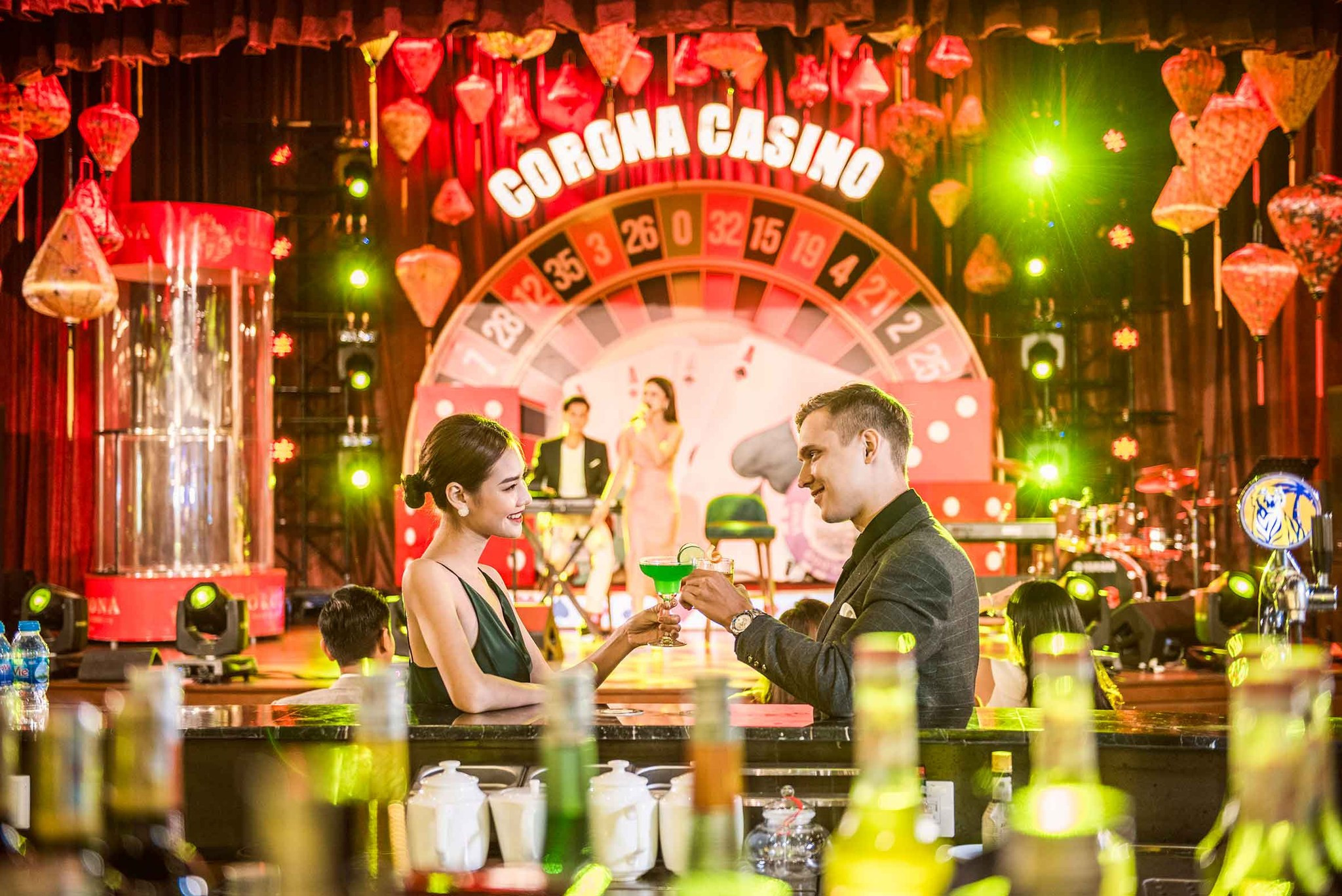Corona Casino - được ví như điểm đến giải trí dành riêng cho giới thượng lưu tương tự ở Las Vegas  - vin-4-552 - Giáng sinh rực rỡ sắc màu ở các quần thể Vinpearl