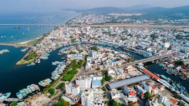 Phú Quốc - thành phố biển đảo đầu tiên