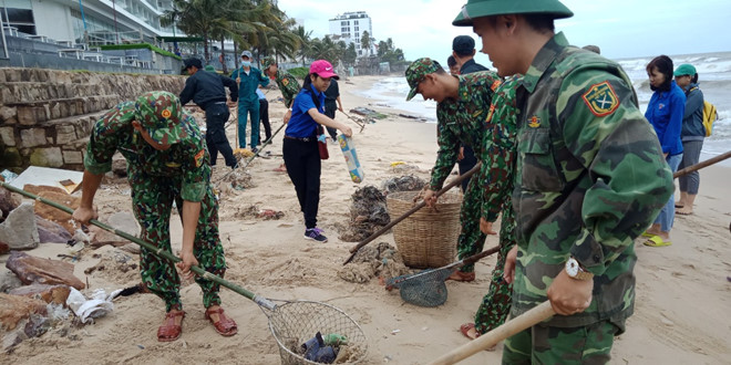 Lễ Quốc khánh 2.9: Gần 100 người dọn rác bãi biển Phú Quốc  - b728e9d9e6d89bf99181e7a533d5ef11 - Lễ Quốc khánh 2.9: Gần 100 người dọn rác bãi biển Phú Quốc