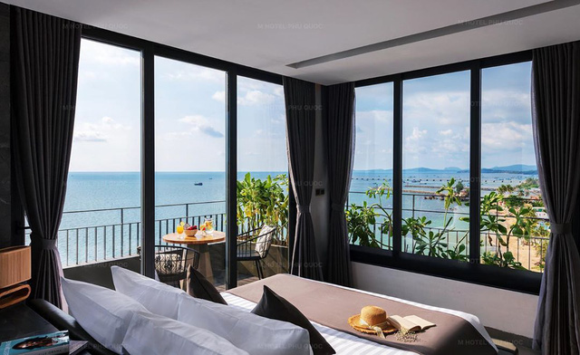 Phú Quốc: Top 3 khách sạn 4 sao giá chỉ từ 1,5 triệu đêm nằm ngay sát biển, ngắm hoàng hôn tuyệt đẹp - Ảnh 1.