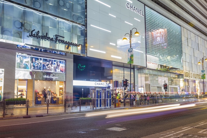 Shop thương mại dịch vụ nhìn từ thành công của Hong Kong