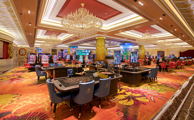Corona Casino sở hữu 100 bàn chơi, 1.000 máy chơi với các trò chơi đa dạng. Ảnh: Corona Phú Quốc. - WikiLand