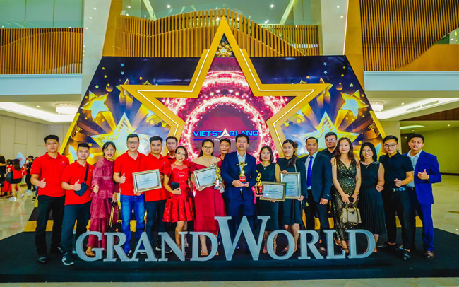 Vietstarland trở thành Đại lý xuất sắc năm 2020 dự án Grand World Phú Quốc  - 1614935950194-0-114-899-1552-crop-1614935963483-63750630816752 - Vietstarland trở thành Đại lý xuất sắc năm 2020 dự án Grand World Phú Quốc