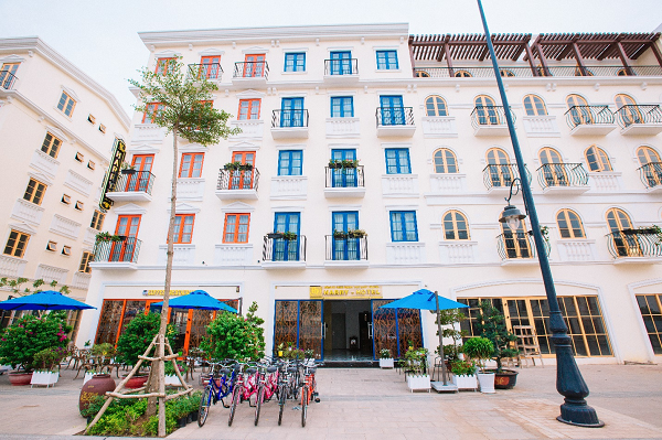 harry hotel - Khach-san-duoc-phu-mau-hoang-kim-thoi-thuong-nam-trung-tam-day-pho-khu-do-thi-Sun - HARRY HOTEL &#8211; Sự lựa chọn tuyệt vời cho du khách khi đến với Phú Quốc