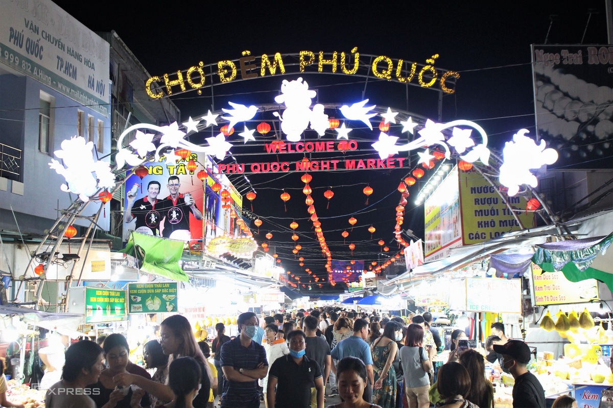 - WikiLand  - cho-dem-phu-quoc-01-jpg-1619505040-1619505259 - Thiên đường ẩm thực trong chợ đêm lớn nhất Phú Quốc