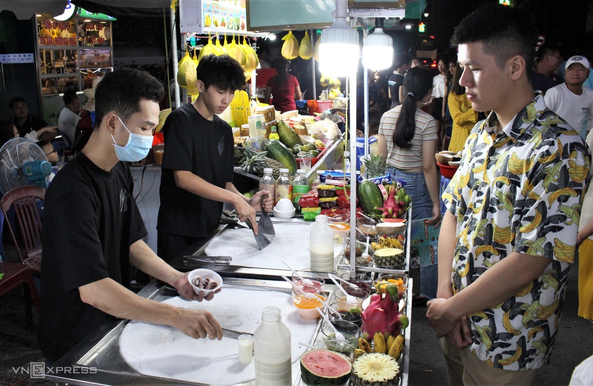 - WikiLand  - cho-dem-phu-quoc-02-jpg-1619505041-1619505260 - Thiên đường ẩm thực trong chợ đêm lớn nhất Phú Quốc