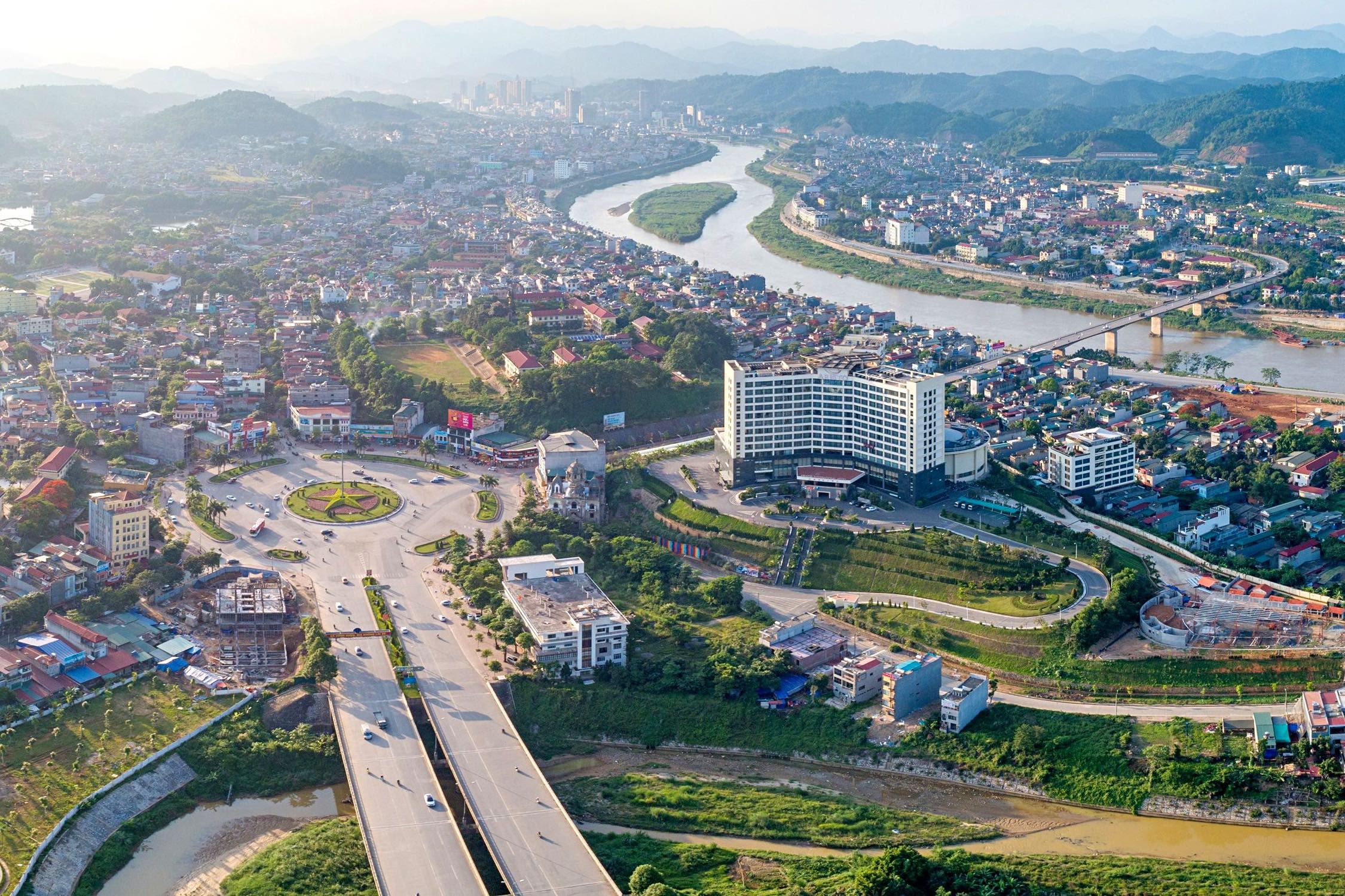 - thum_lao_cai - 5 thành phố biên giới của Việt Nam