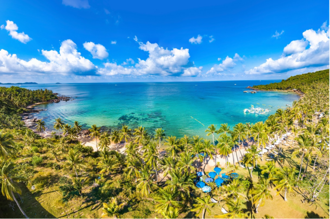Đảo Hòn Thơm sở hữu cảnh sắc thiên nhiên hoang sơ, thơ mộng. Ảnh: Shutterstock - WikiLand  - 3b-7020-1648045829 - Sức hút từ &#8216;hòn đảo thiên đường&#8217; tại Phú Quốc