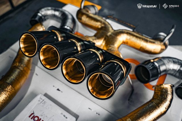 Đại gia Phú Quốc chi hàng trăm triệu đồng nâng cấp hệ thống ống xả mạ vàng cho siêu xe McLaren 765LT - Ảnh 3. - WikiLand  - photo-2-16489494234251708262168 - Đại gia Phú Quốc chi hàng trăm triệu đồng nâng cấp hệ thống ống xả mạ vàng cho siêu xe McLaren 765LT