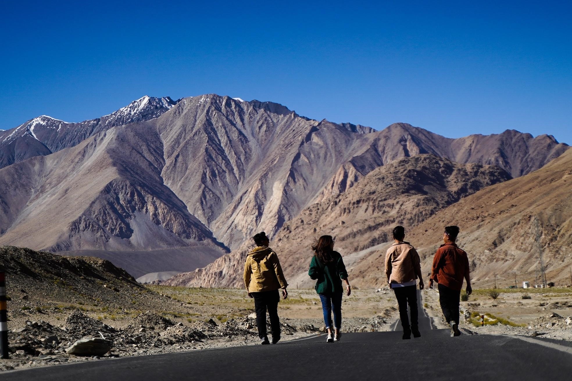 Ladakh là điểm đến đặc biệt thu hút du khách đến khám phá Ấn Độ. Ảnh: Max Vu.  - vj - Chữa Lành Tâm Hồn Và Thể Chất Ở Ấn Độ